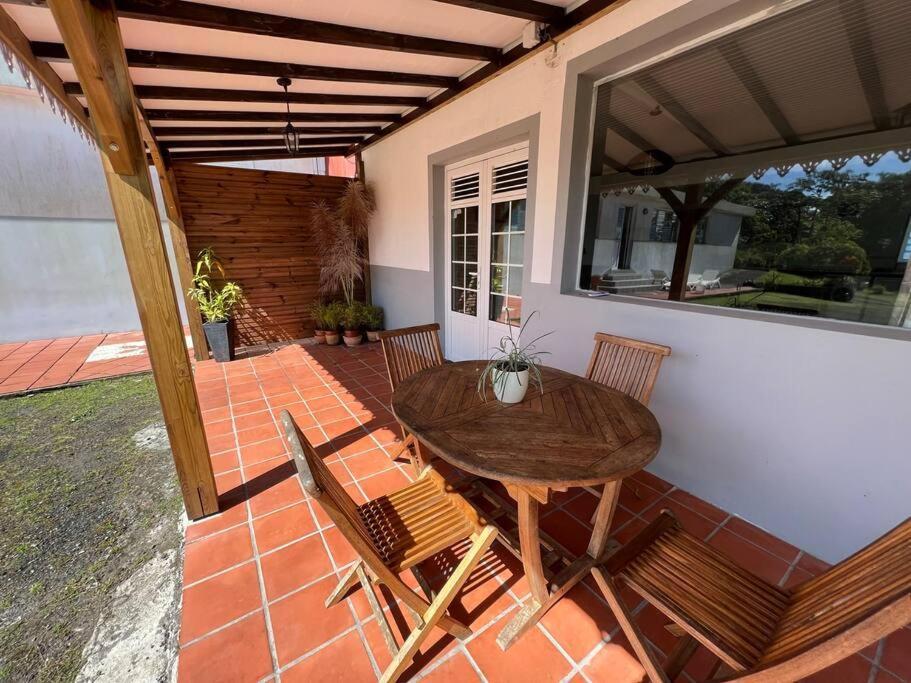972B-Coin De Verdure Au Pied De La Montagne Pelee Le Morne-Rouge Exterior photo